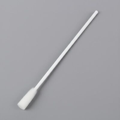 مسحة لجمع عينات من سطح الإسفنج من البولي يوريثان المثبتة على العصا