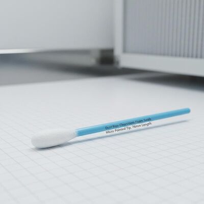 غسيل الرغوة من غرفة نظيفة خالية من الغبار مع طاولة صغيرة للتنظيف الإلكتروني طول 76 مم